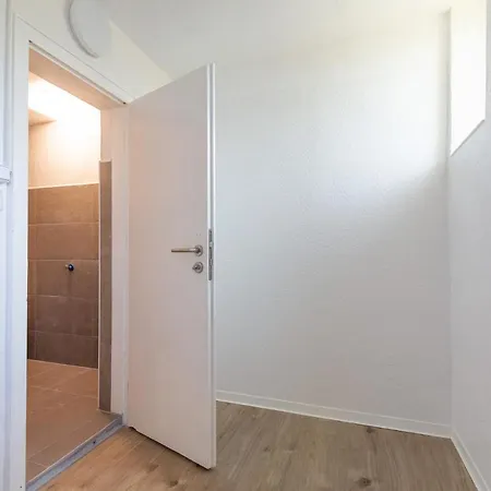 T&k 5 Monteur شقة Wegberg